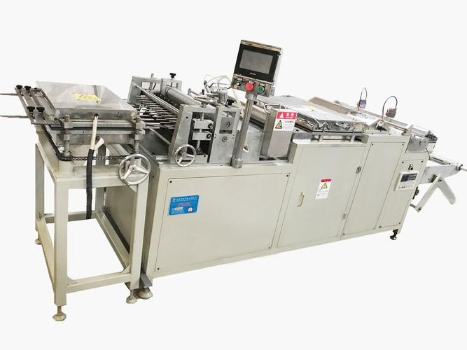Fully automatic reciprocating origami machine 全自动伺服折纸机Automatic servo folding machine 滤清器折叠机Filter folding machine 滤纸打褶机Filter paper pleating machine 滤纸折叠机Filter paper folding machine 滤纸折纸机Filter paper folding machine